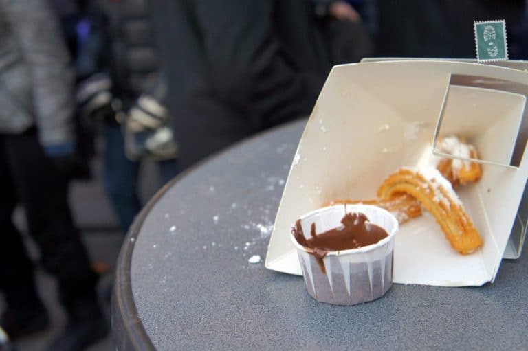 Los churros with chocolate