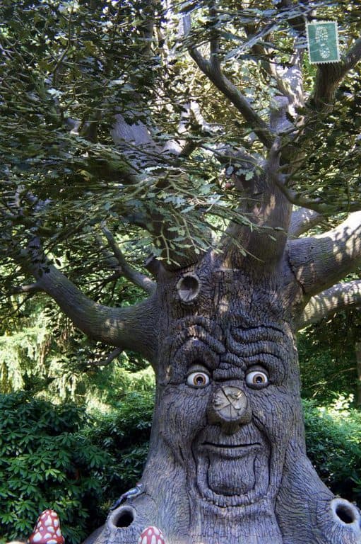 The tree that speaks in Efteling