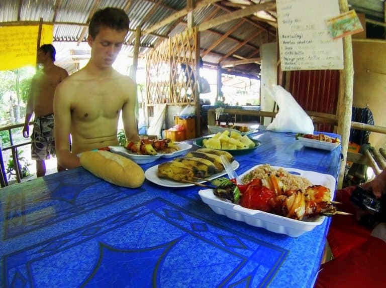 Lunch-on-Vang-Vieng-Tour