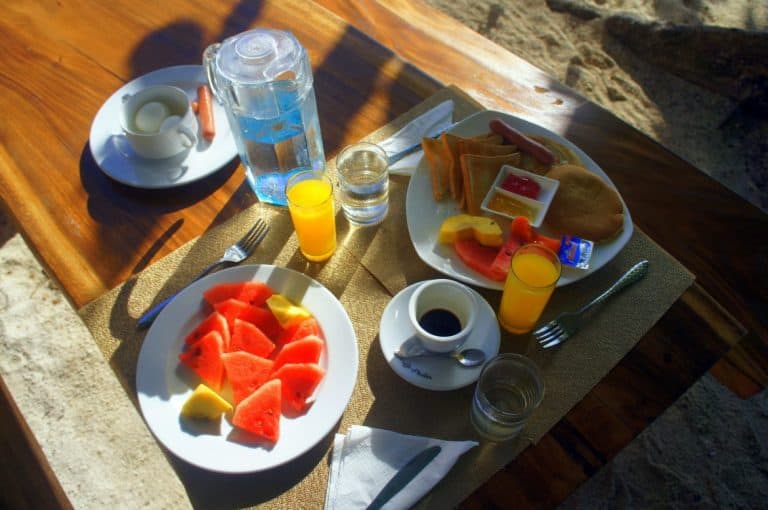 Breakfast on the beach 