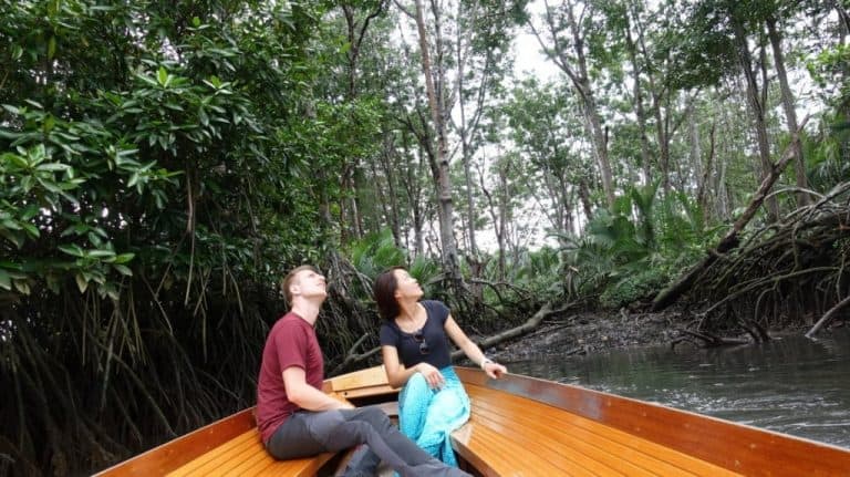 Cez and Lydia explore the waterways on their Brunei itinerary