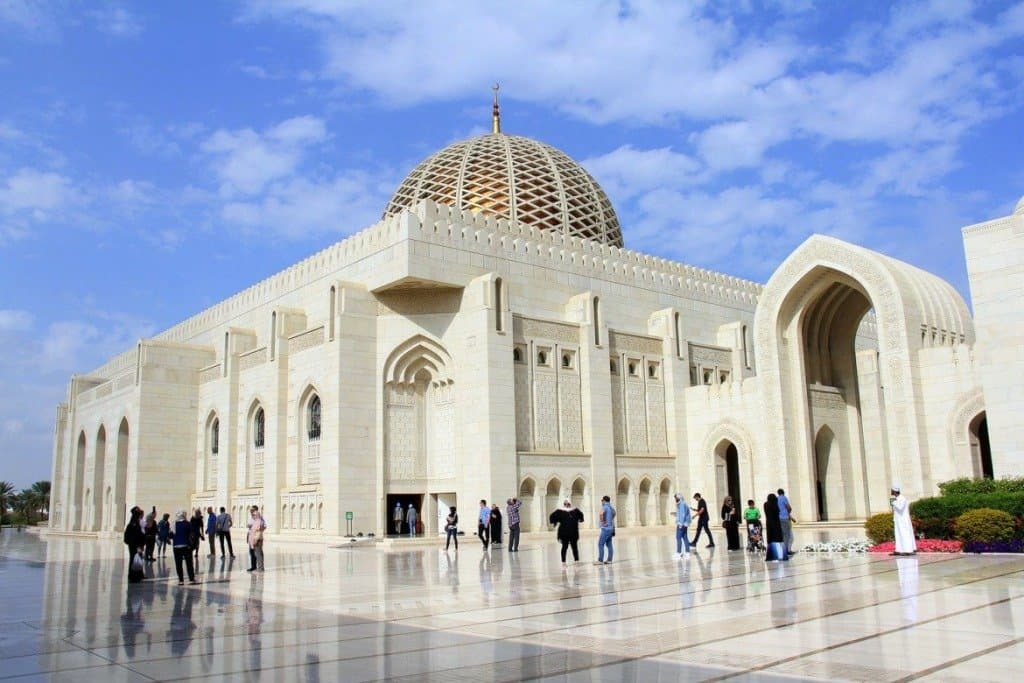 sultan qaboos grand mosque 3228100 1920
