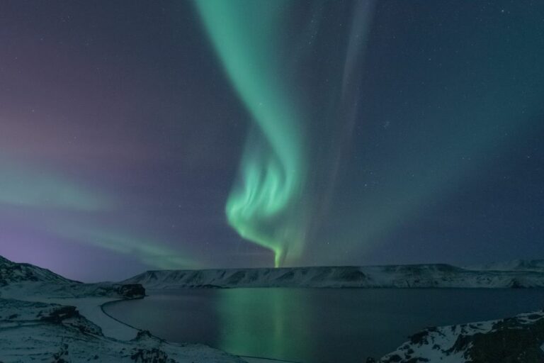 pexels kamil 5438527 1, Northern Lights above lake