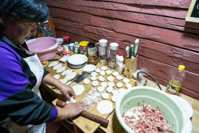 cooking meatball dumplings traditionally